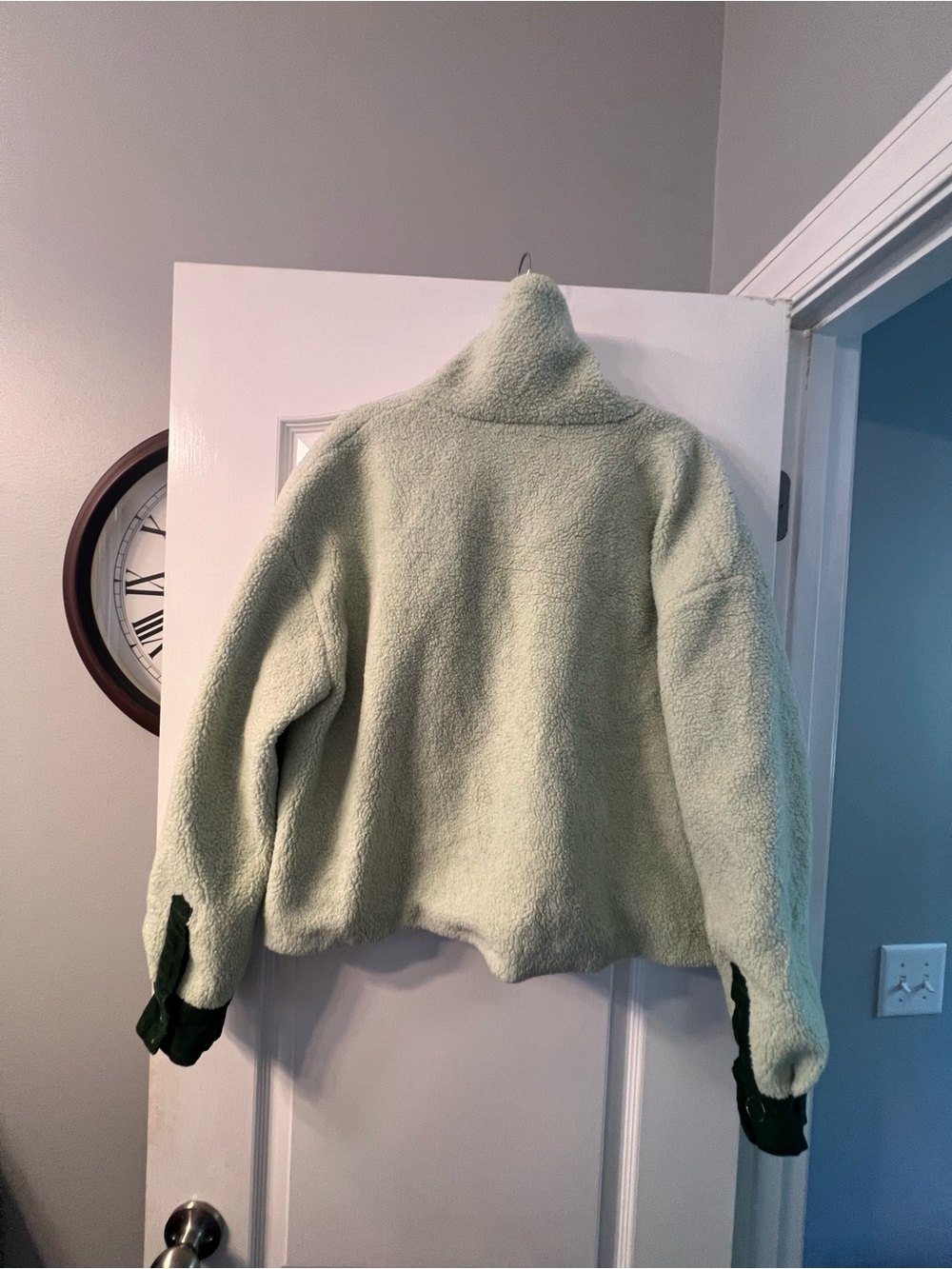 House of Sunny Teddy Pullover size 6 with snap pockets, oversized - Picture 8 of 9